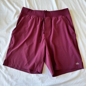 All men’s shorts L
